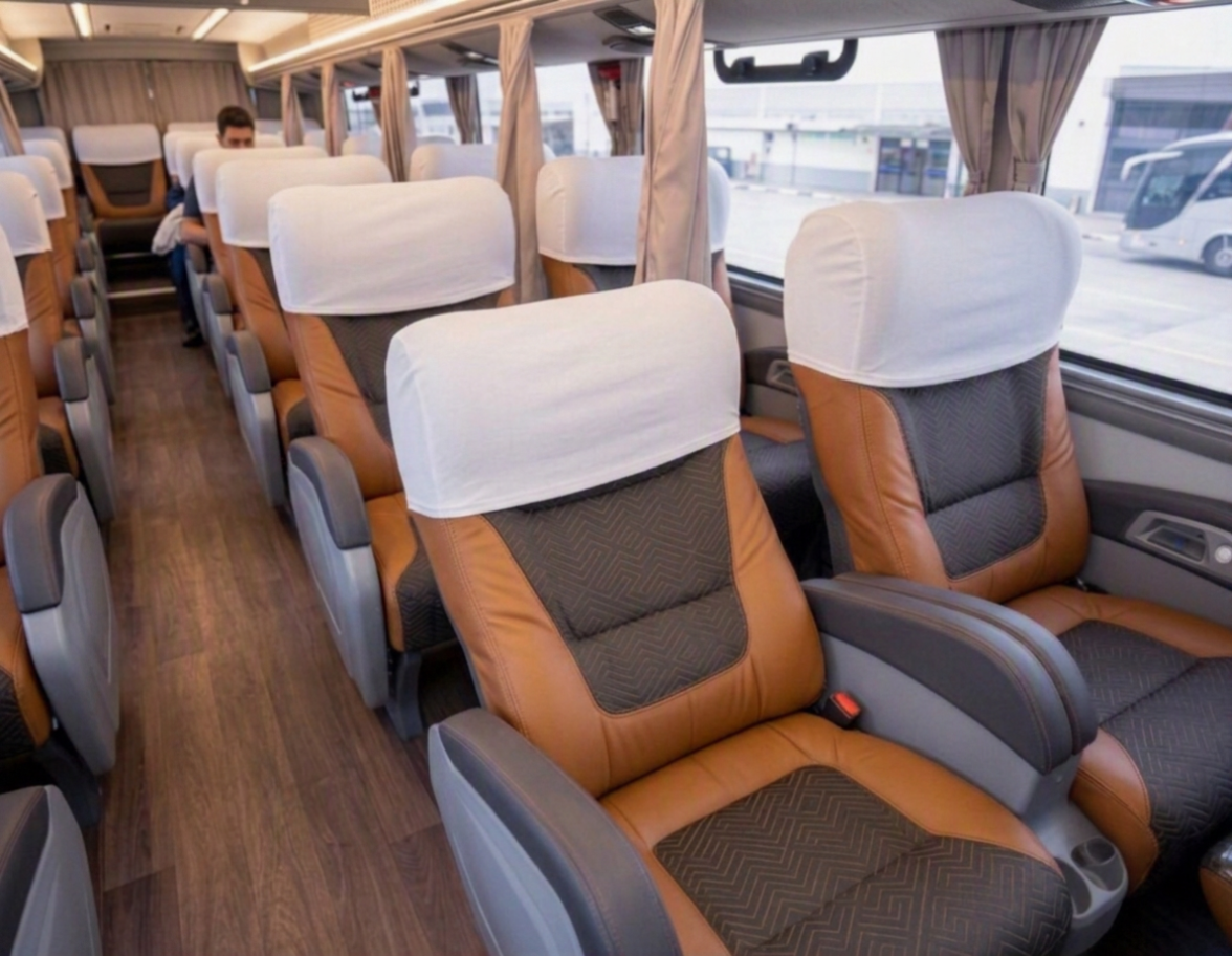 Capas brancas para encostos de bancos de &ocirc;nibus executivo